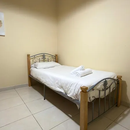 Waterfront At De Redin Court * Sliema