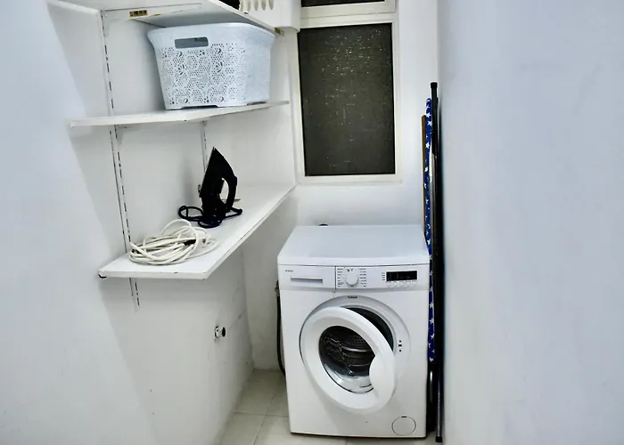 Waterfront At De Redin Court Apartment