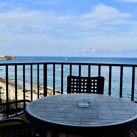 Waterfront At De Redin Court Διαμέρισμα *