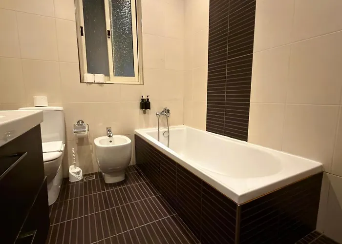 شقة Waterfront At De Redin Court *