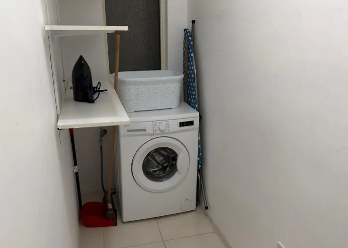 شقة Waterfront At De Redin Court